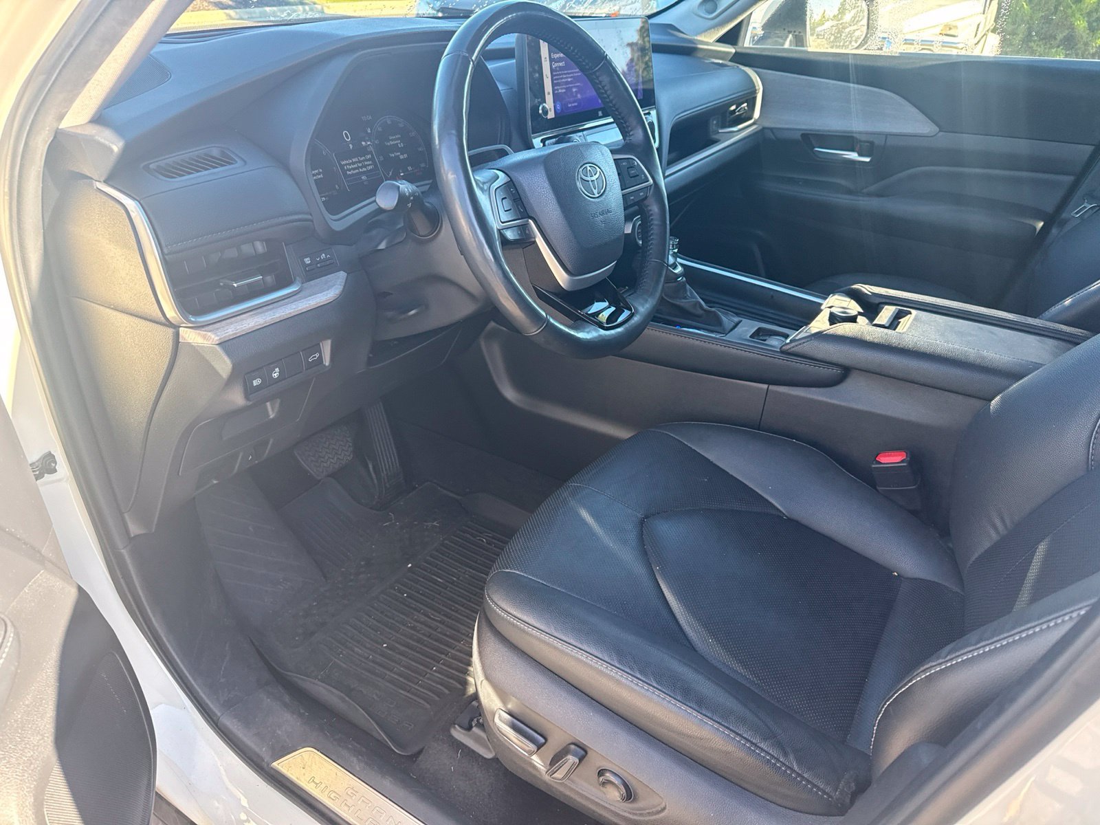 Used 2024 Toyota Grand Highlander AWD image 9