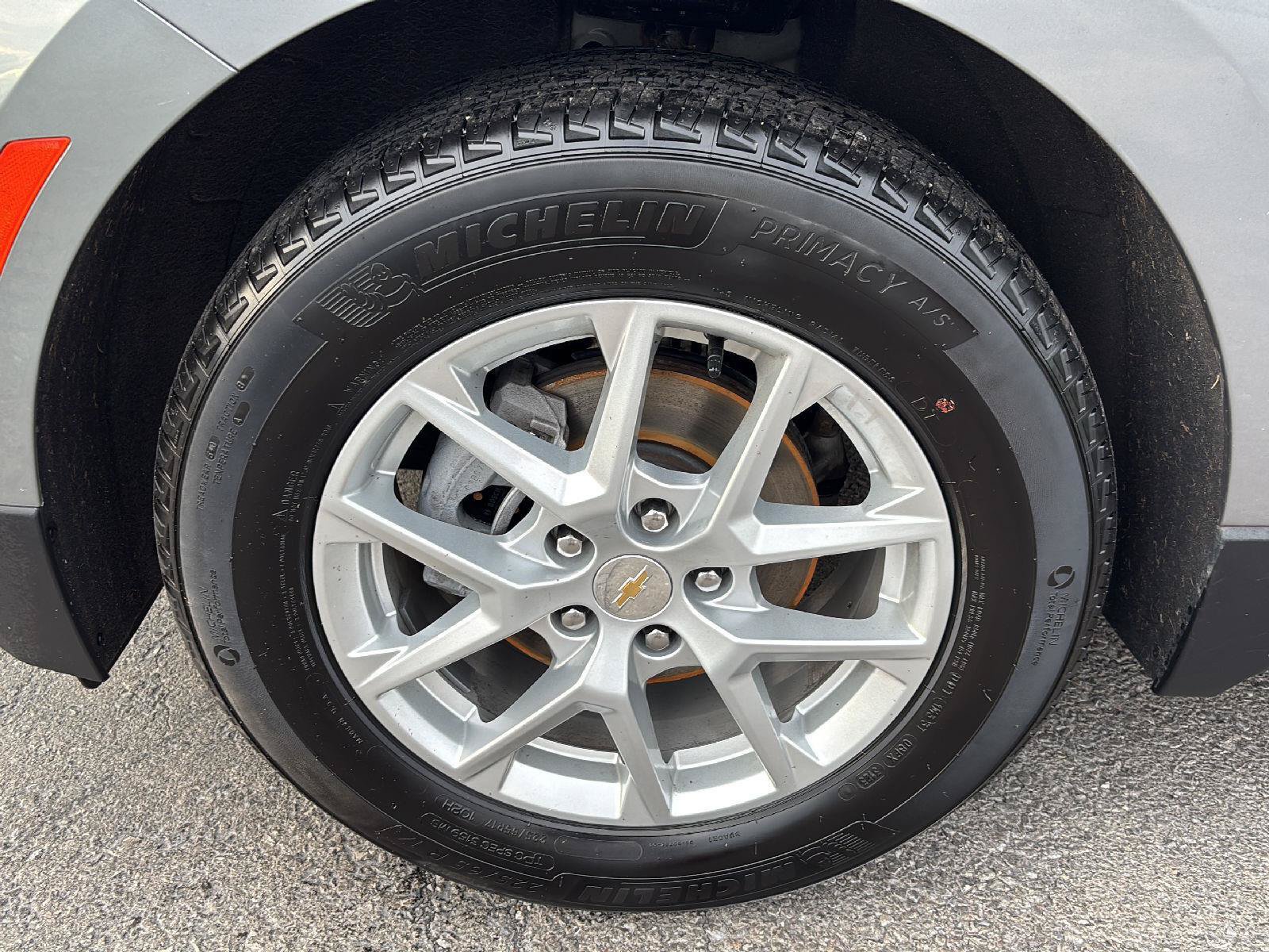 Used 2024 Chevrolet Equinox LS FWD image 3