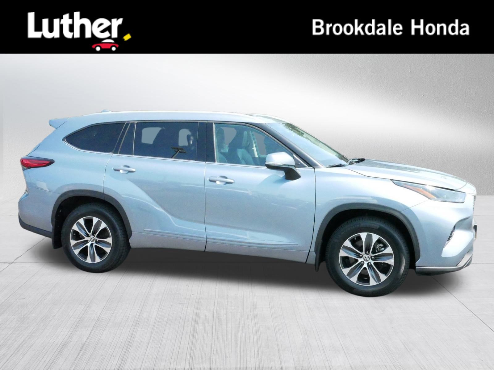 Used 2022 Toyota Highlander XLE
