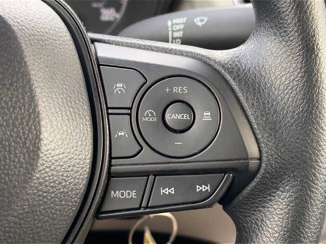 Used 2024 Toyota Corolla Cross L FWD image 21
