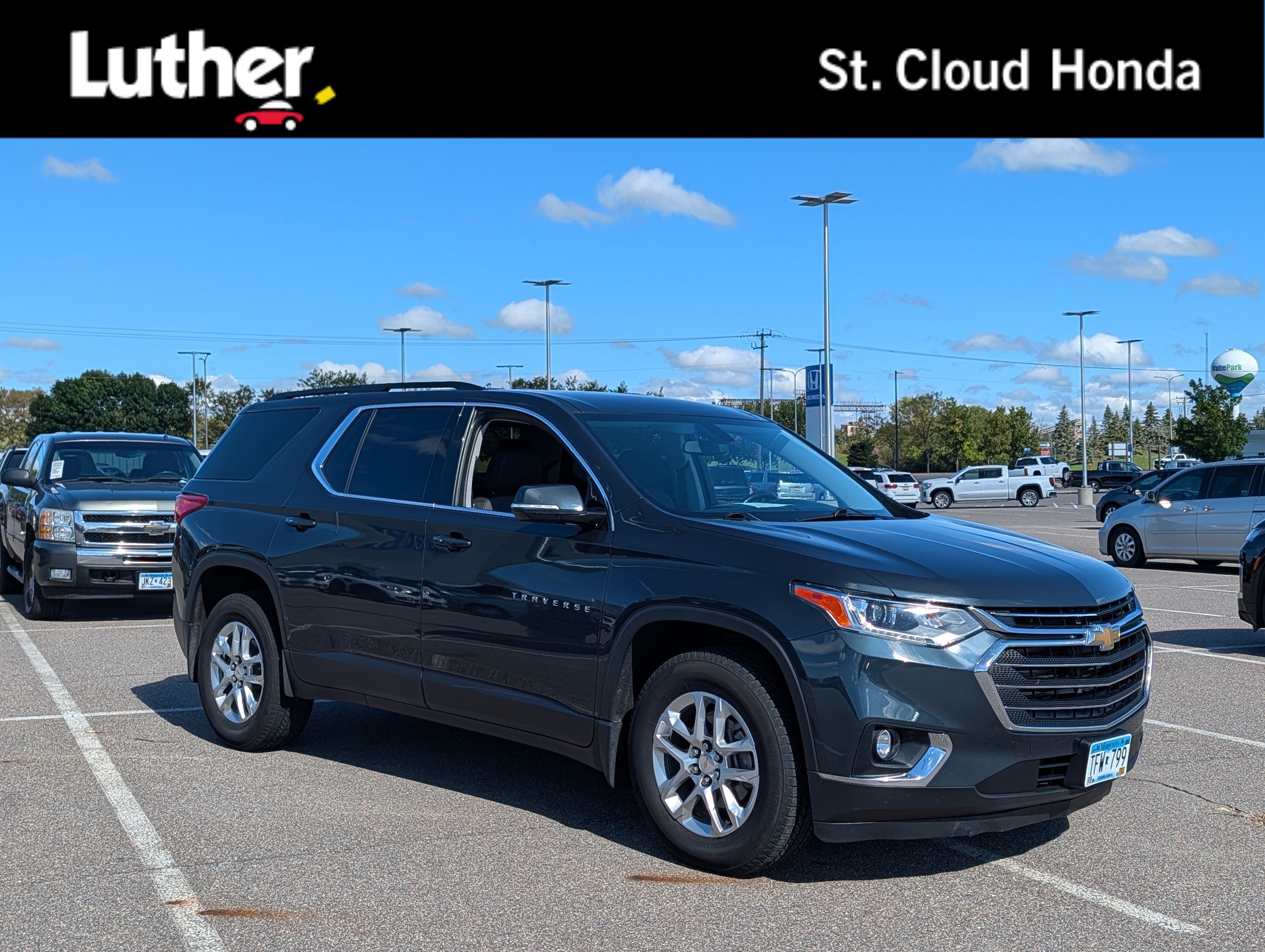 Used 2019 Chevrolet Traverse LT AWD/4WD image 1