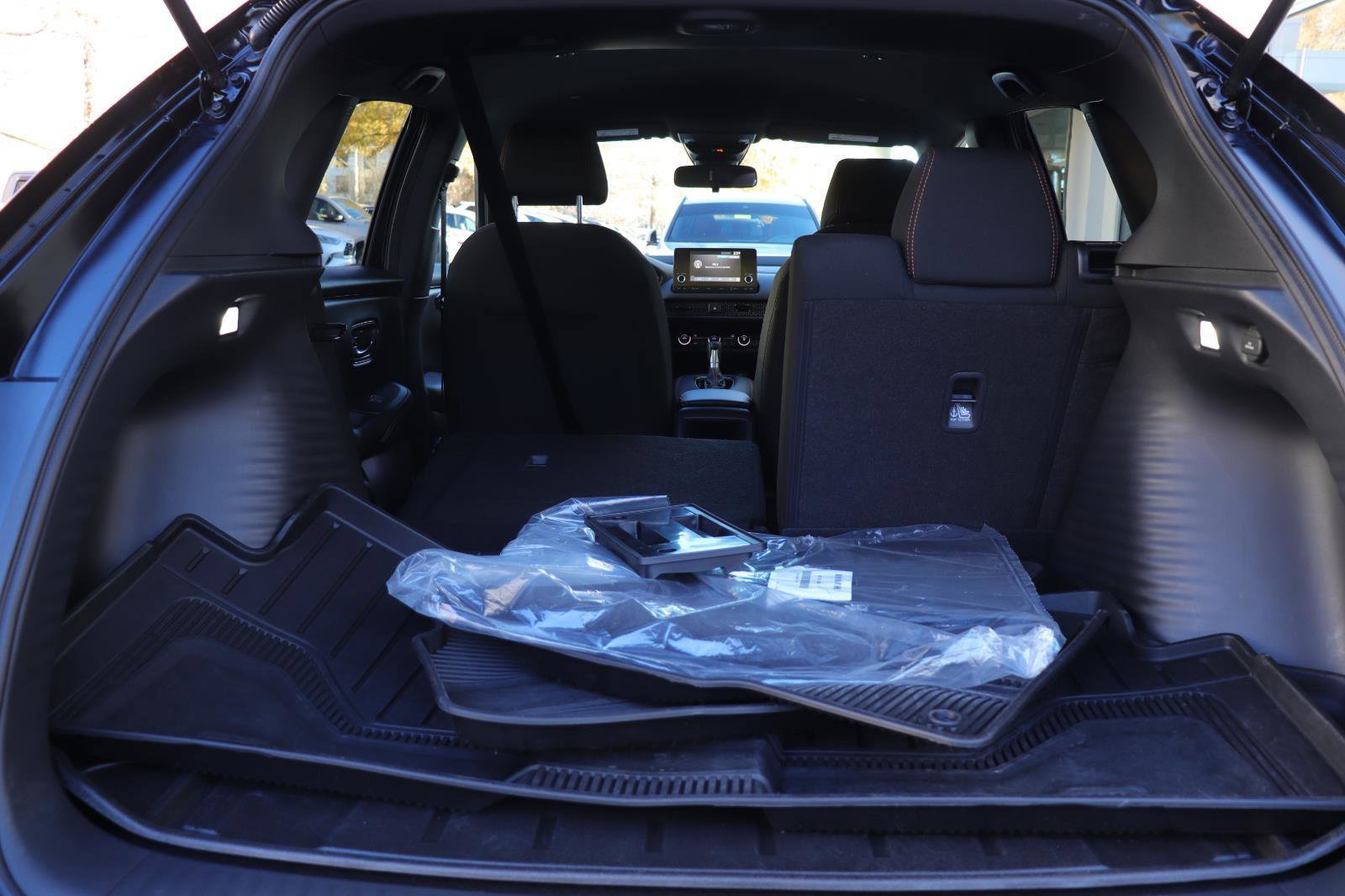 Used 2025 Honda HR-V Sport image 13