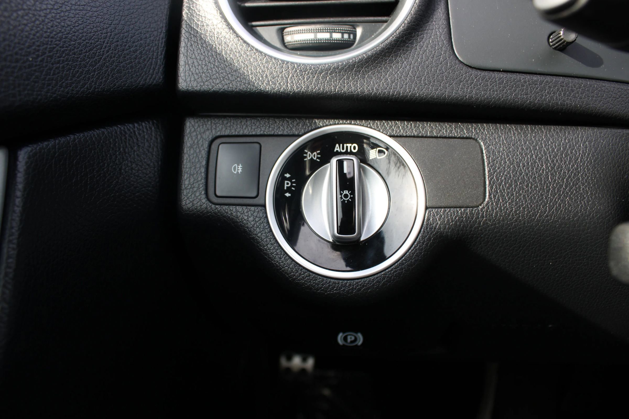 Used 2015 Mercedes-Benz C 250 Coupe w/ Sport Package image 21