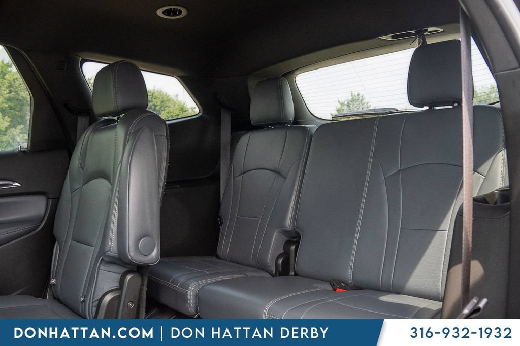Used 2023 Buick Enclave Essence AWD/4WD image 20