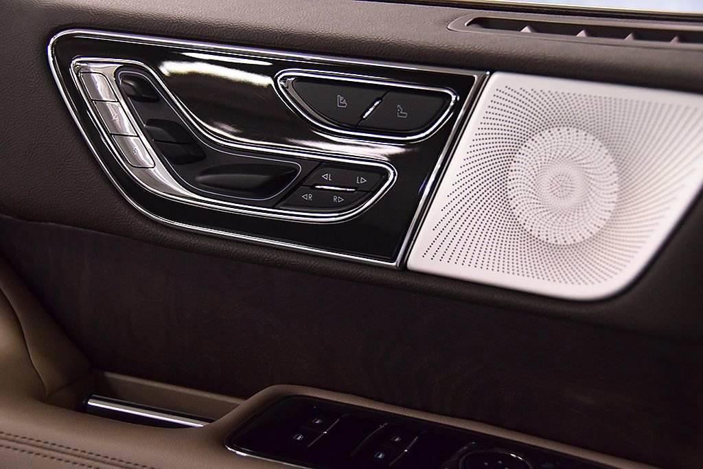 Used 2022 Lincoln Navigator Reserve image 30