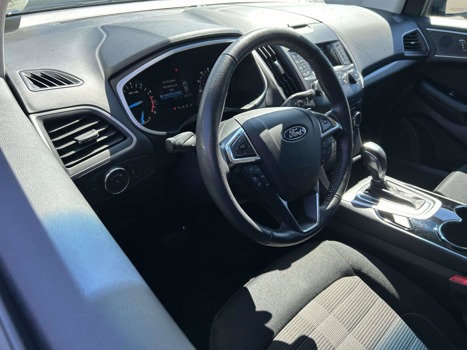 Used 2018 Ford Edge SEL FWD image 9