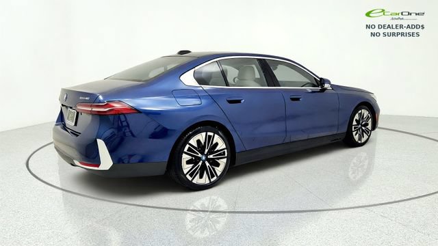 Used 2025 BMW i5 eDrive40i RWD image 9