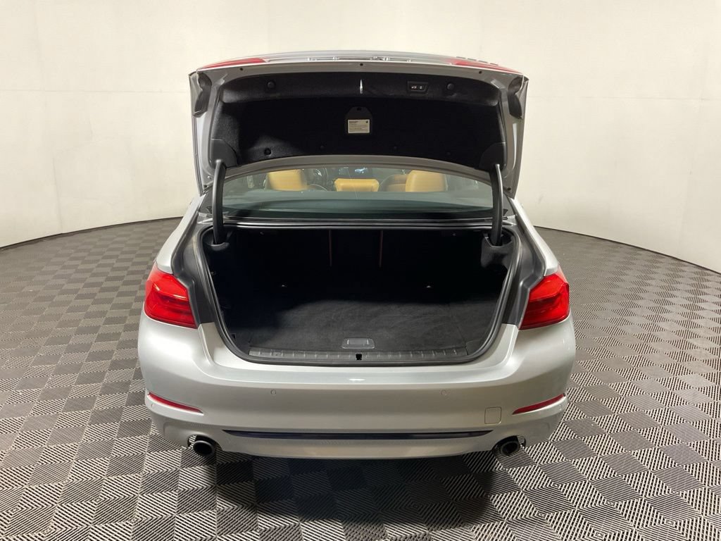 Used 2019 BMW 530e xDrive w/ Convenience Package AWD/4WD image 16