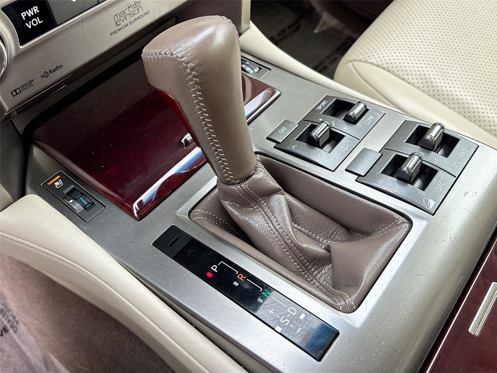 Used 2016 Lexus GX 460 Luxury w/ Preferred Accessory Package AWD/4WD image 17