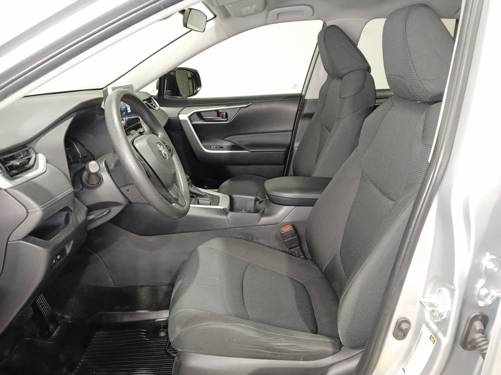 Used 2025 Toyota RAV4 LE AWD/4WD image 9