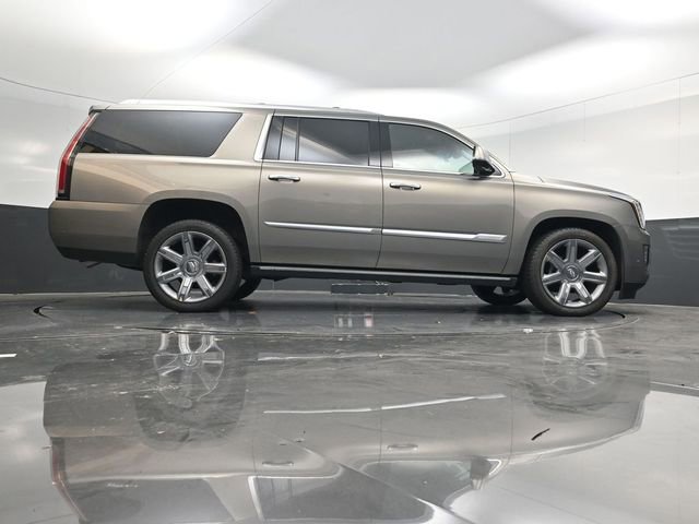 Used 2018 Cadillac Escalade ESV Premium Luxury image 53
