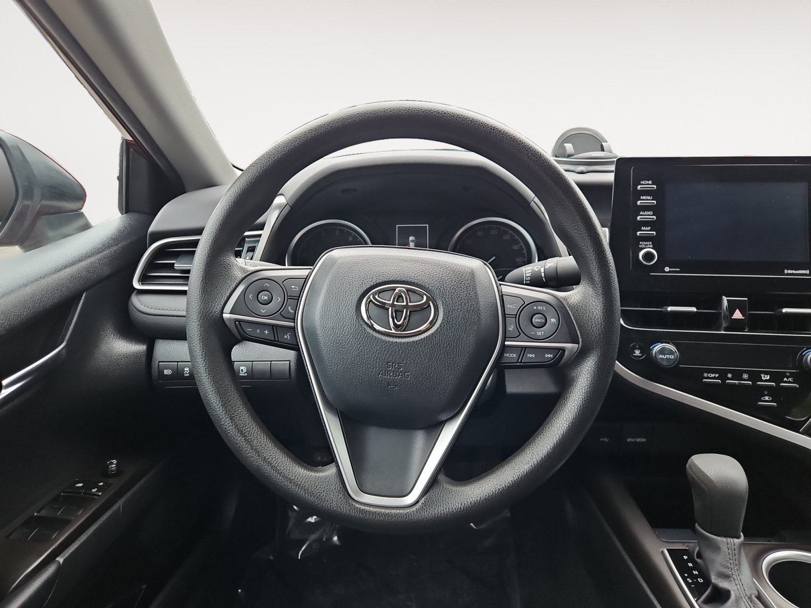Used 2022 Toyota Camry LE FWD image 13