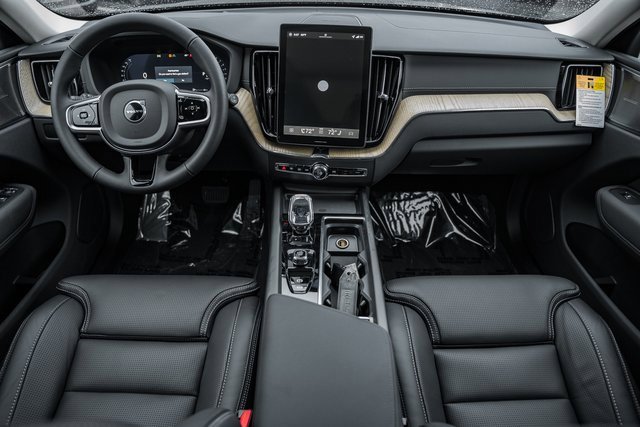 New 2026 Volvo XC60 B5 Ultra w/ Protection Package Premier image 19