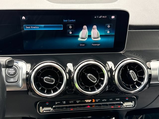 Used 2021 Mercedes-Benz GLB 250 4MATIC w/ Premium Package image 35