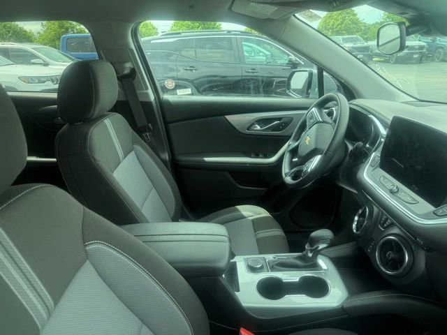 Used 2025 Chevrolet Blazer LT AWD/4WD image 5