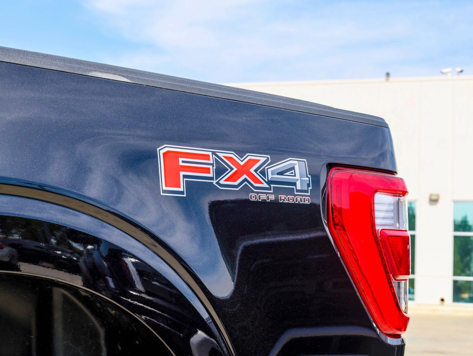 Used 2022 Ford F150 Lariat image 6