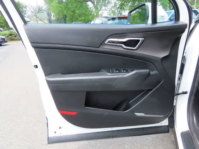Used 2023 Kia Sportage LX AWD/4WD image 16