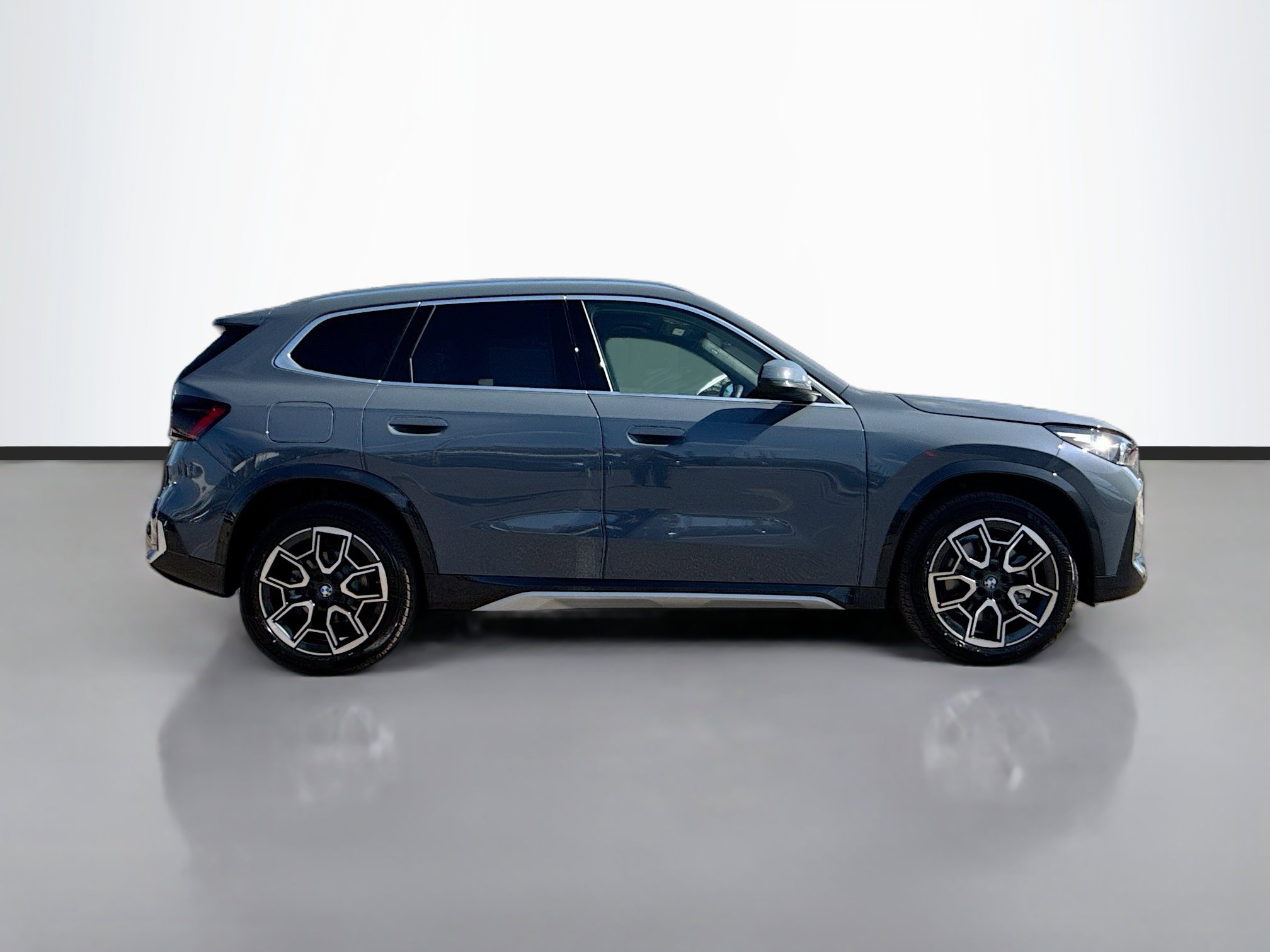 New 2026 BMW X1 xDrive28i w/ Convenience Package image 2