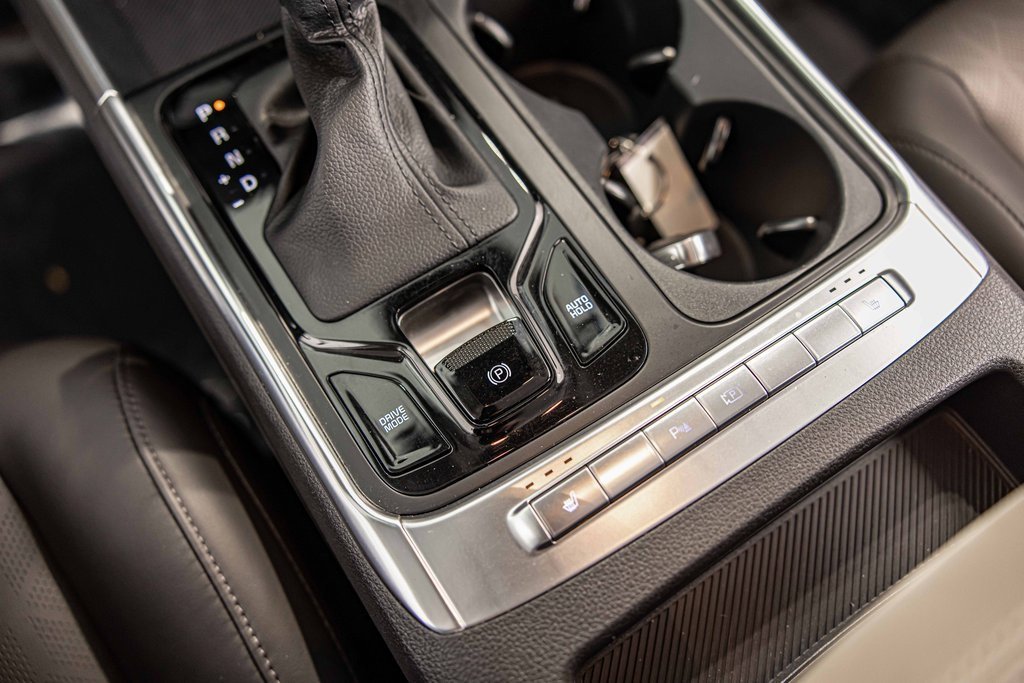 Used 2025 Kia Carnival EX image 30