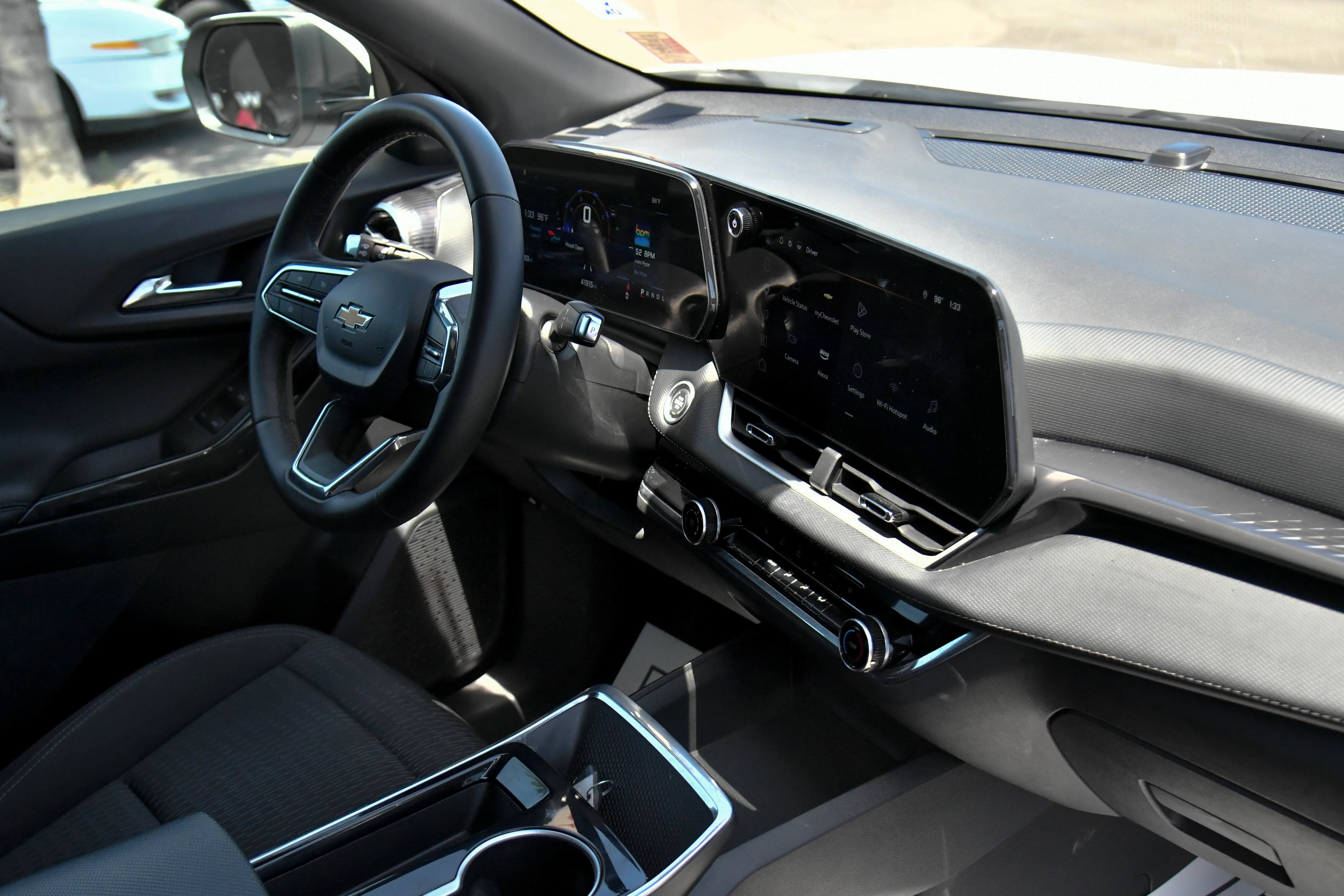 Used 2025 Chevrolet Equinox LT FWD image 45