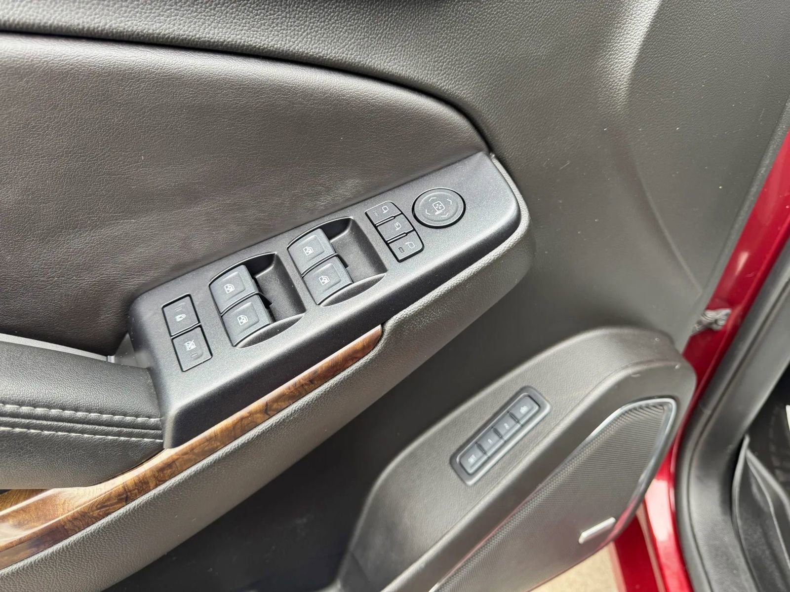 Used 2019 Chevrolet Tahoe LT w/ LT Signature Package image 25