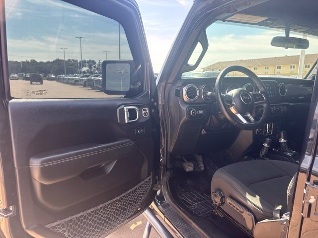 Used 2019 Jeep Wrangler Unlimited Sahara w/ Safety Group AWD/4WD image 9