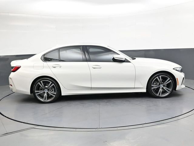 Used 2023 BMW 330i Sedan w/ Premium Package image 3