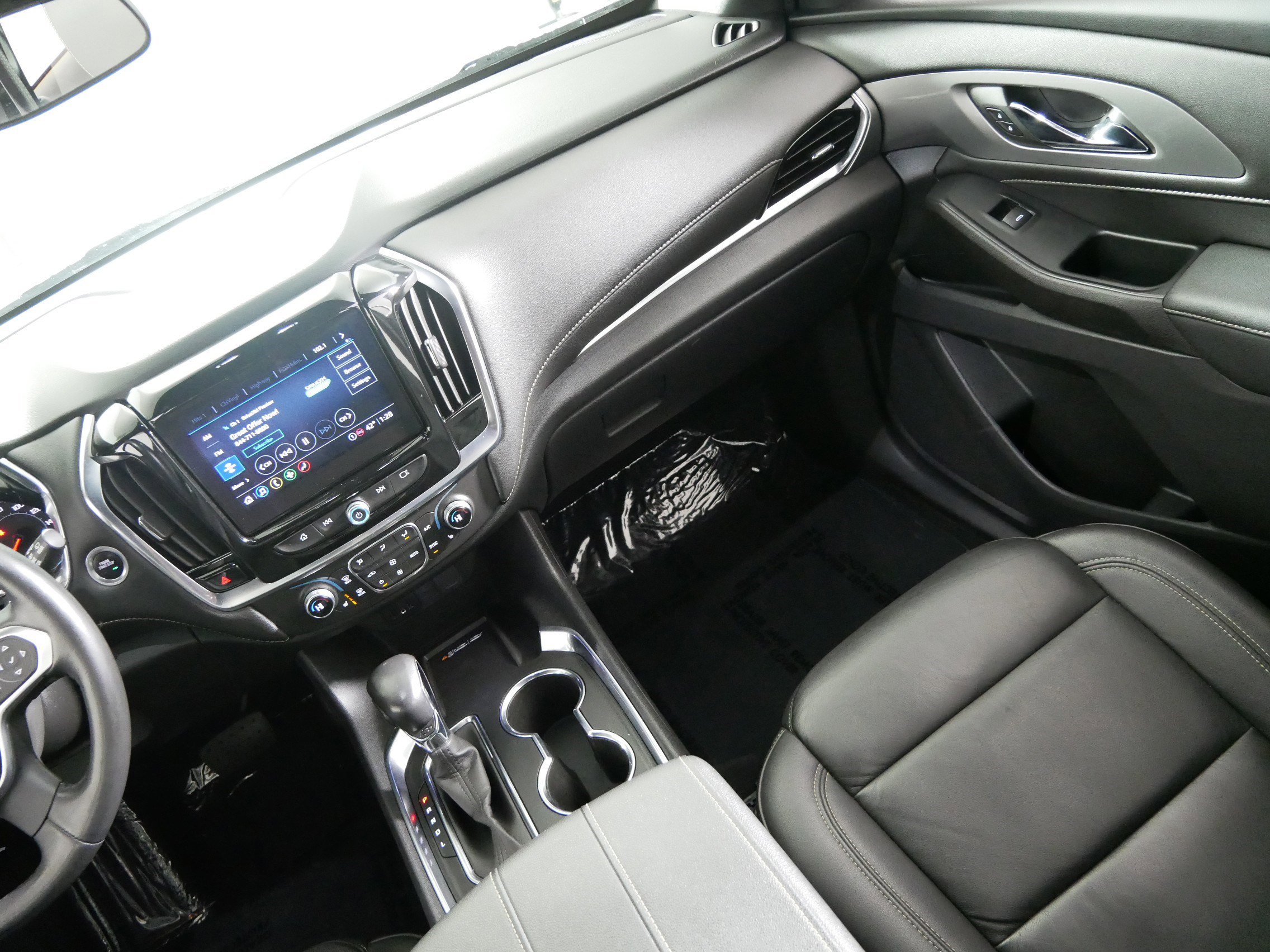 Certified 2022 Chevrolet Traverse LT image 11