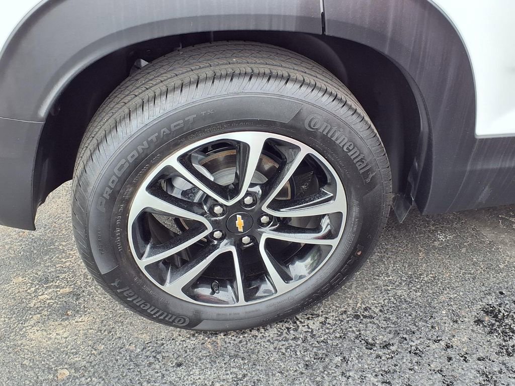 Used 2025 Chevrolet TrailBlazer LT FWD image 24