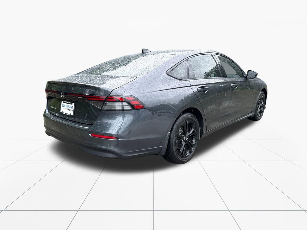 Used 2025 Honda Accord SE image 9