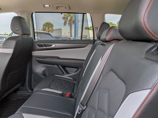 Certified 2025 Volkswagen Atlas Peak Edition SE AWD/4WD image 15