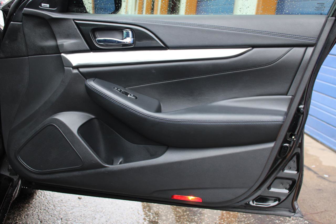 Used 2017 Nissan Maxima SR w/ Midnight Edition FWD image 46