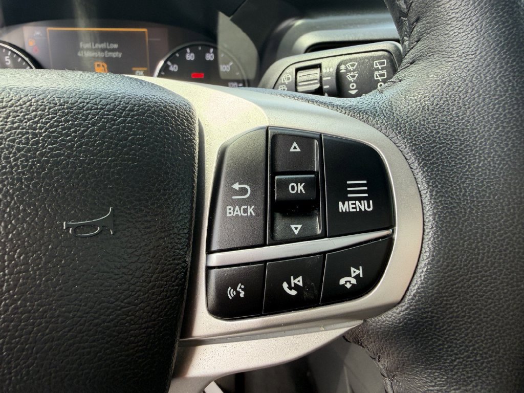 Used 2023 Ford Explorer XLT AWD/4WD image 17