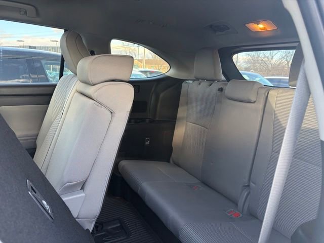 Used 2023 Toyota Highlander L image 18