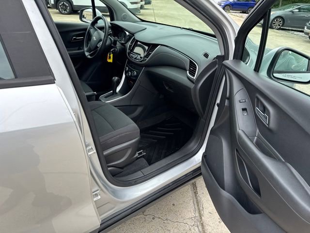 Used 2019 Chevrolet Trax LS w/ LPO, Protection Package AWD/4WD image 15