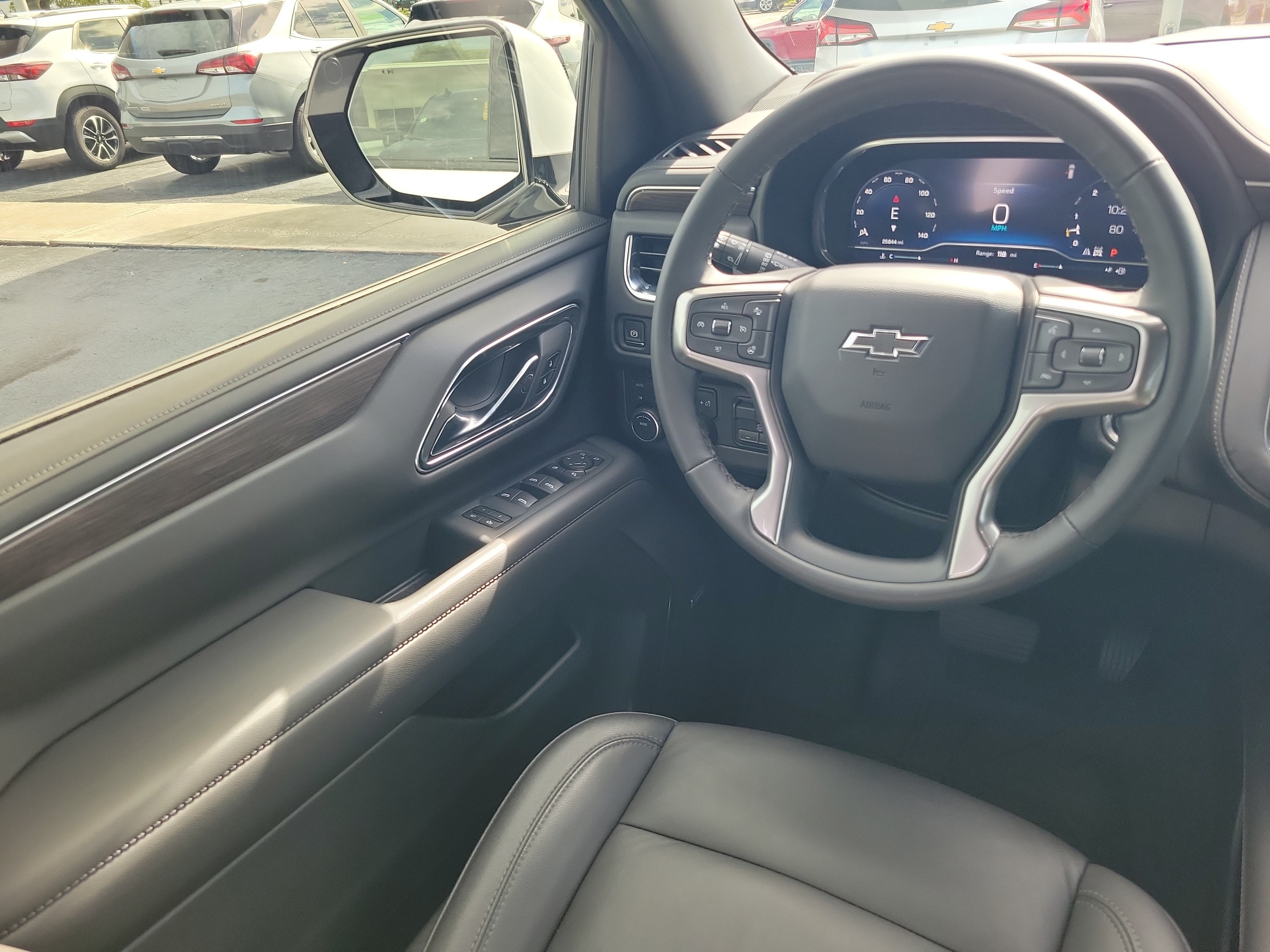 Used 2024 Chevrolet Tahoe Z71 w/ Luxury Package AWD/4WD image 14