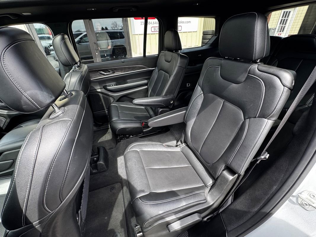 Used 2024 Jeep Grand Cherokee L Limited w/ Luxury Tech Group II AWD/4WD image 34