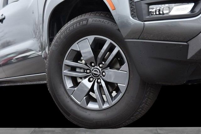 Certified 2025 Nissan Frontier SV w/ SV Convenience Package image 3