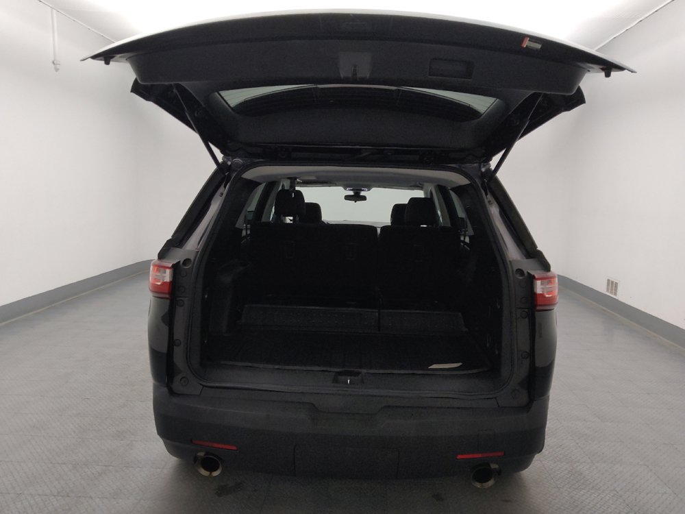 Used 2021 Chevrolet Traverse LS w/ LPO, Floor Liner Package AWD/4WD image 29