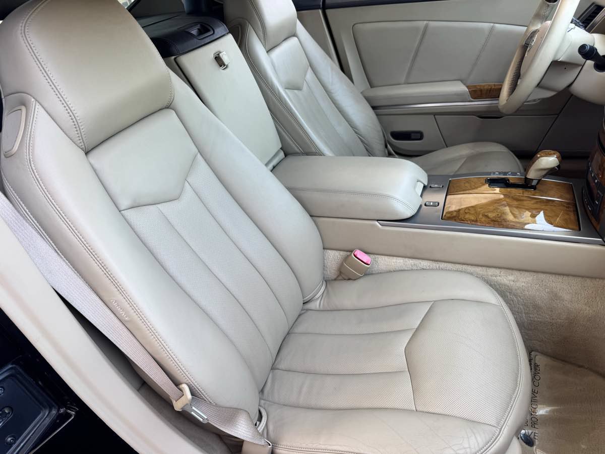 Used 2009 Cadillac XLR RWD image 24