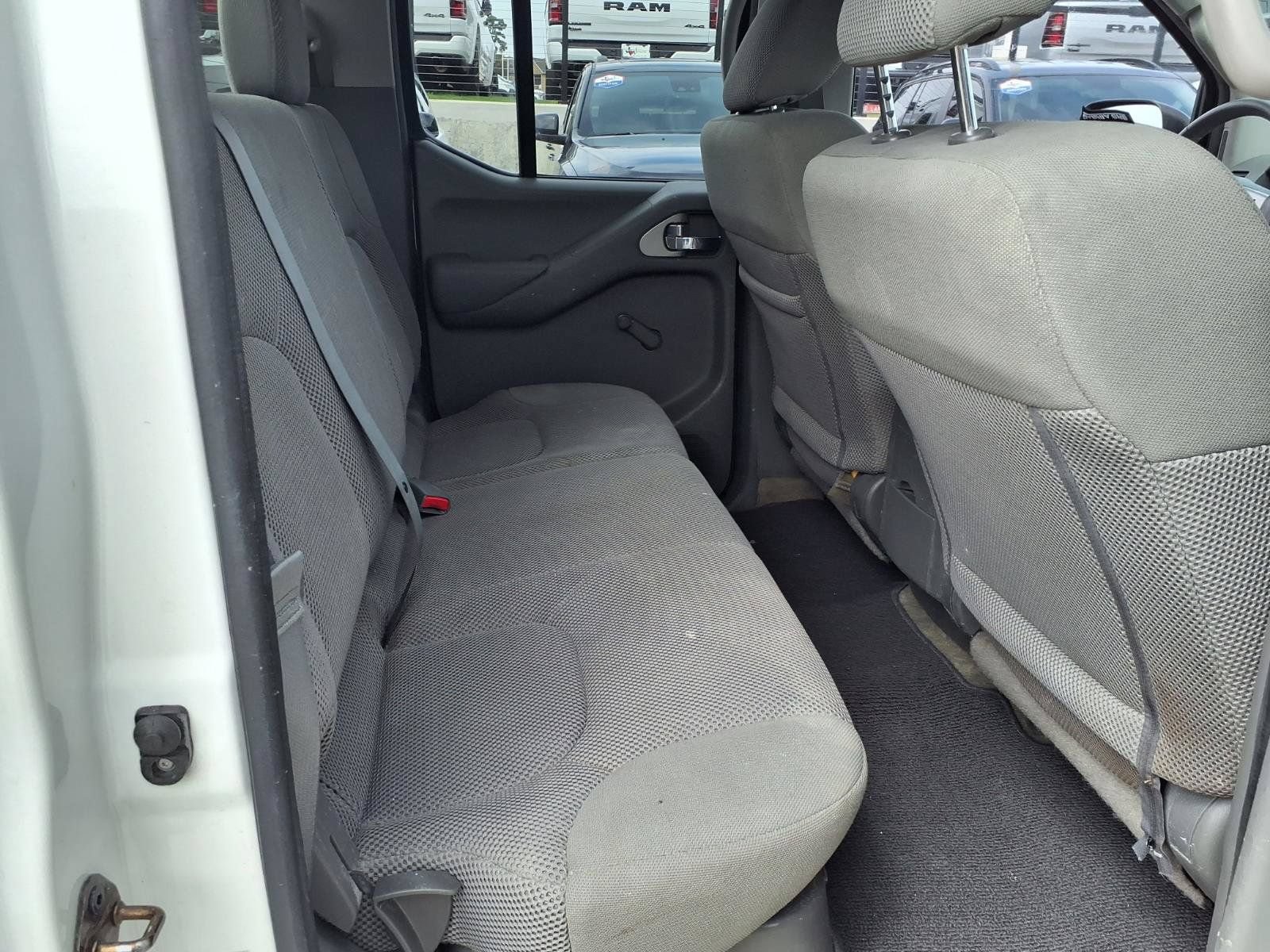 Used 2015 Nissan Frontier S RWD image 18