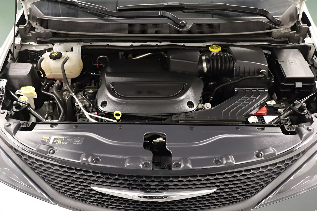 Certified 2023 Chrysler Voyager LX FWD image 25