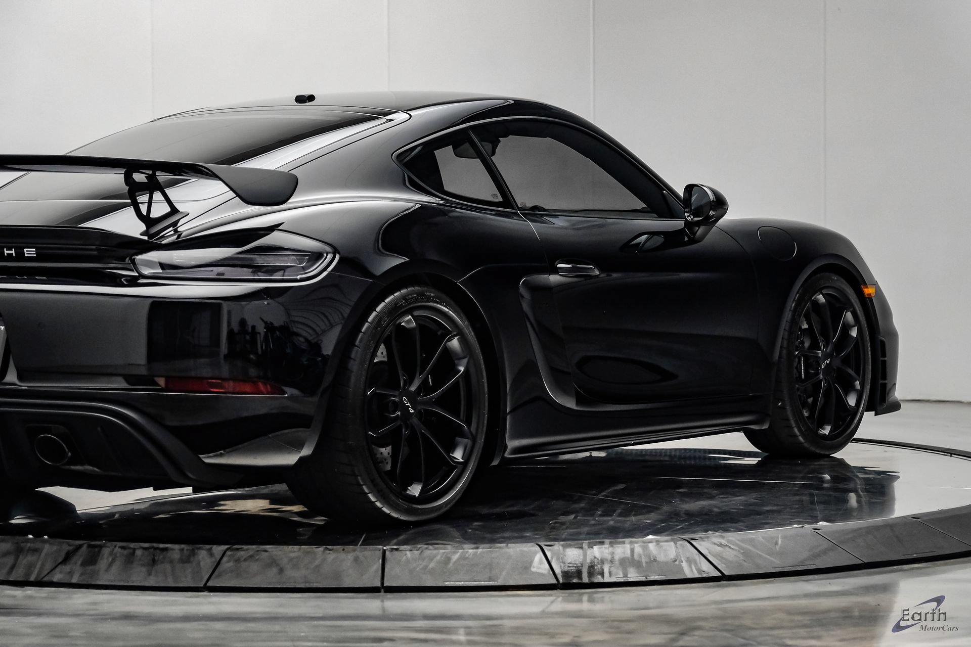 Used 2021 Porsche 718 Cayman GT4 RWD image 21