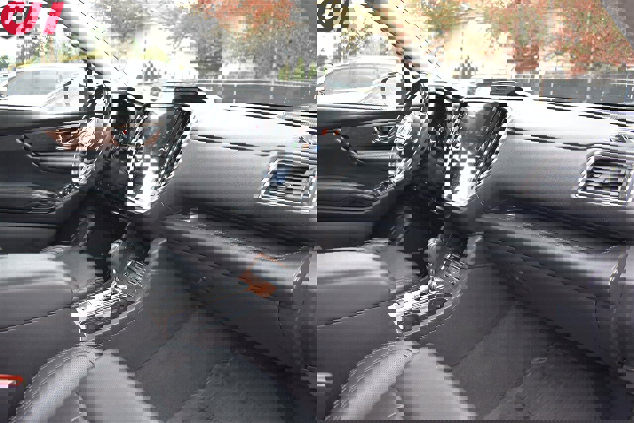 Used 2024 Subaru Ascent Touring image 11