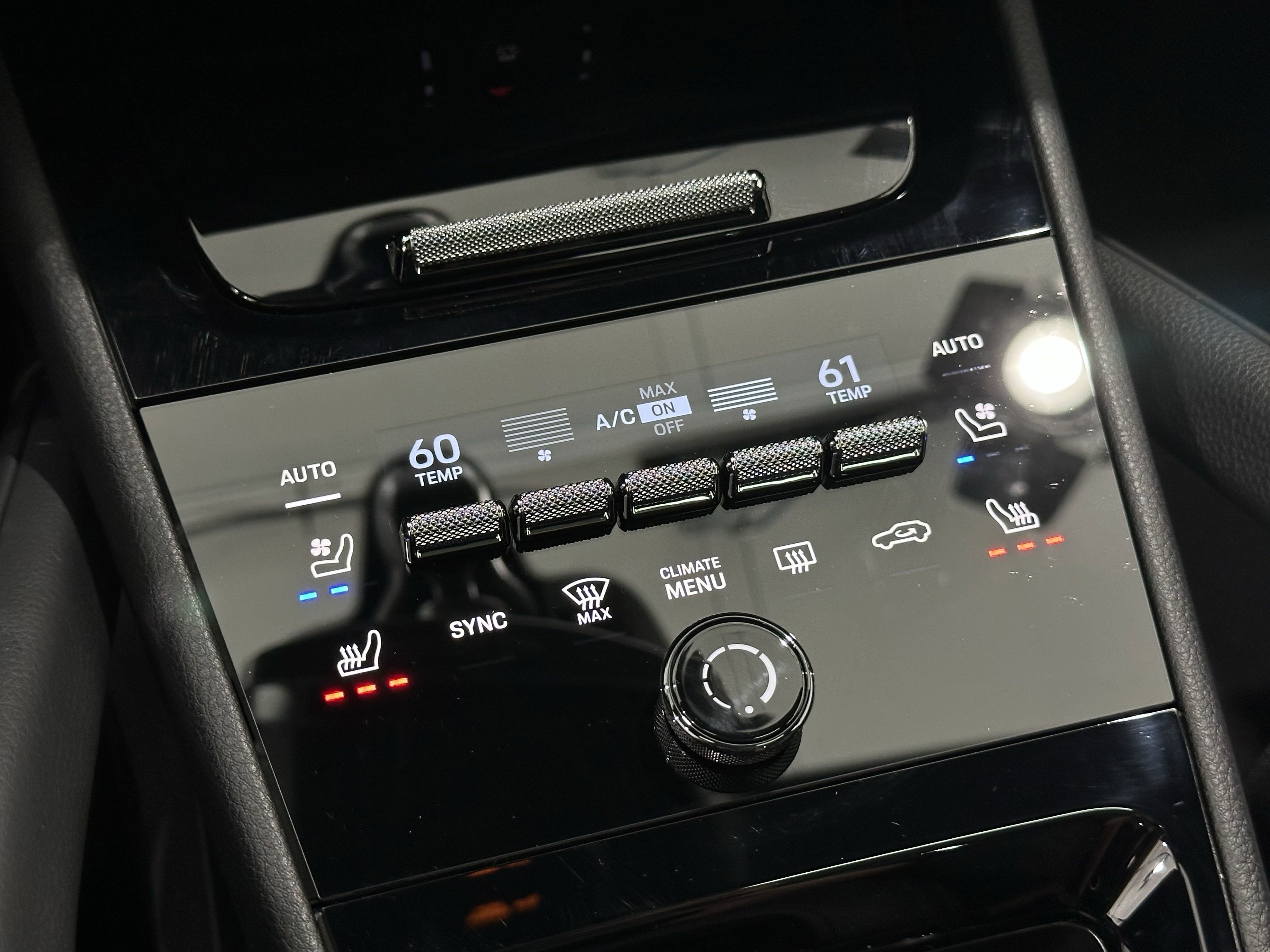 Certified 2025 Porsche Cayenne image 38