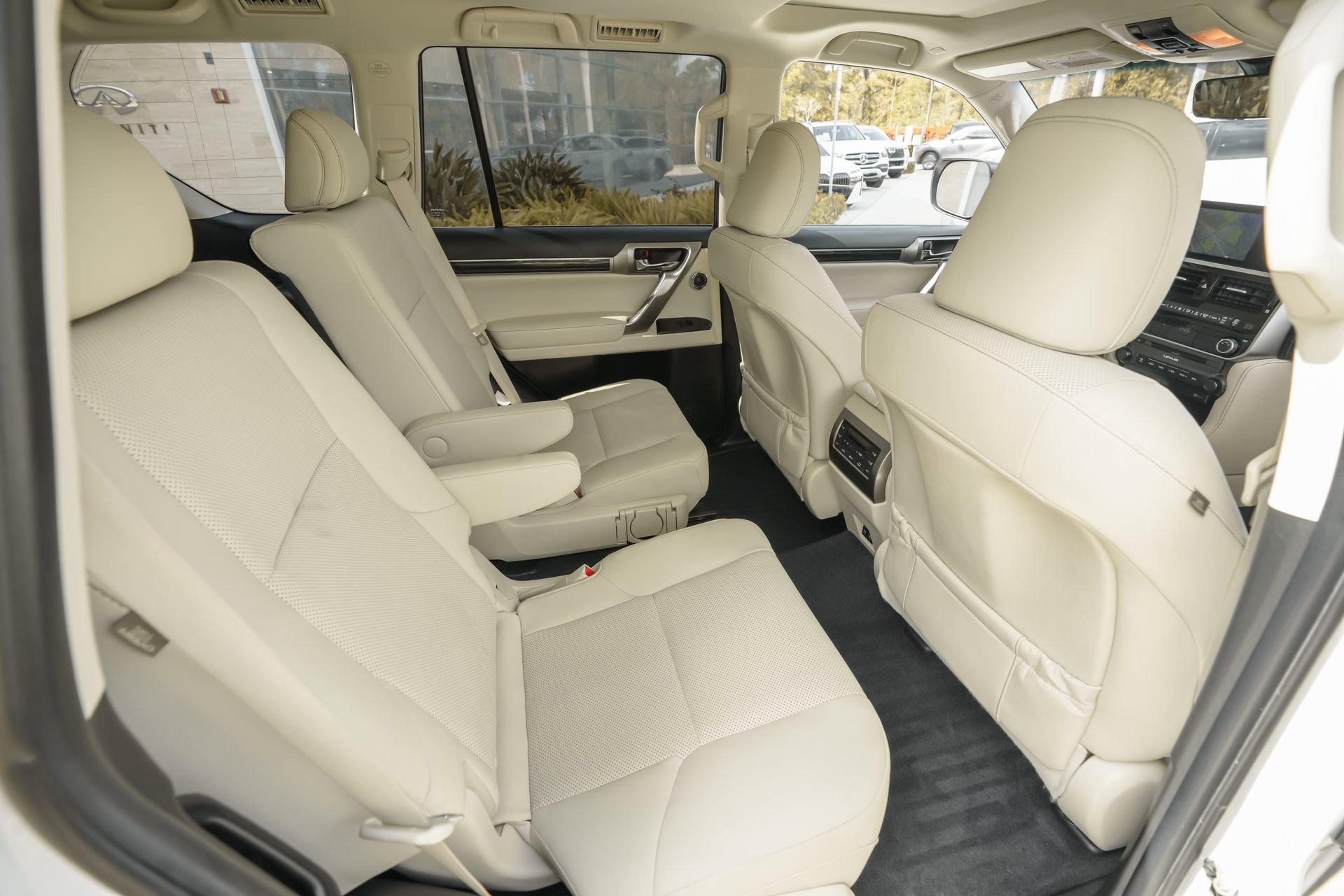 Used 2023 Lexus GX 460 Premium image 38