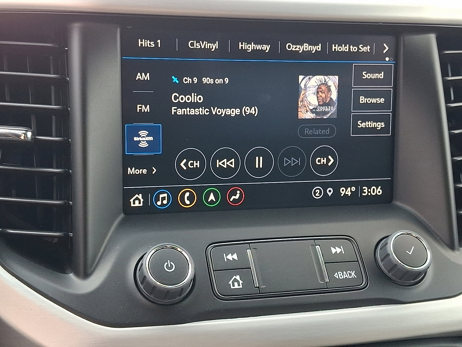 Used 2023 GMC Acadia SLE w/ Driver Convenience Package AWD/4WD image 17