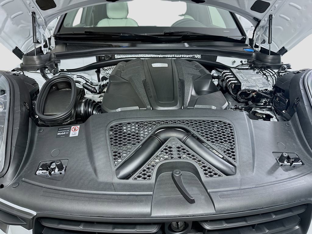 New 2025 Porsche Macan S image 33