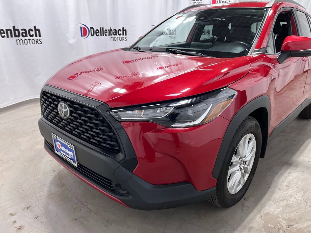Used 2022 Toyota Corolla Cross LE w/ Moonroof Package AWD/4WD image 3
