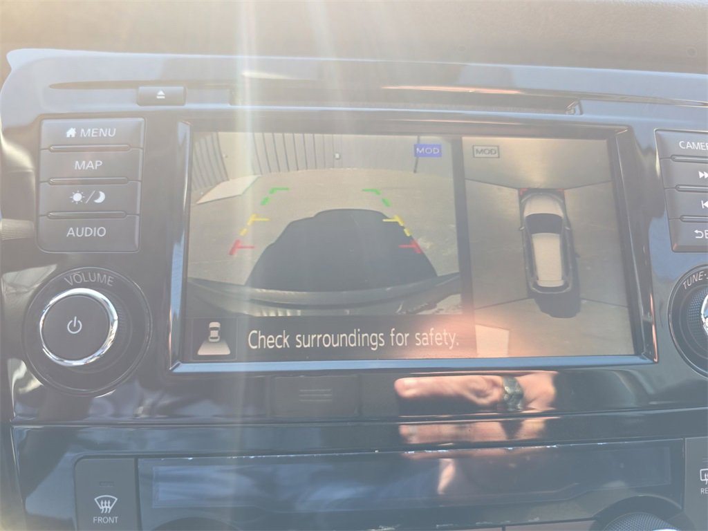 Used 2019 Nissan Rogue SV image 17